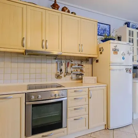 Apartment Oasis 2-bdrm Retreat With Private Garden,pefkohori *