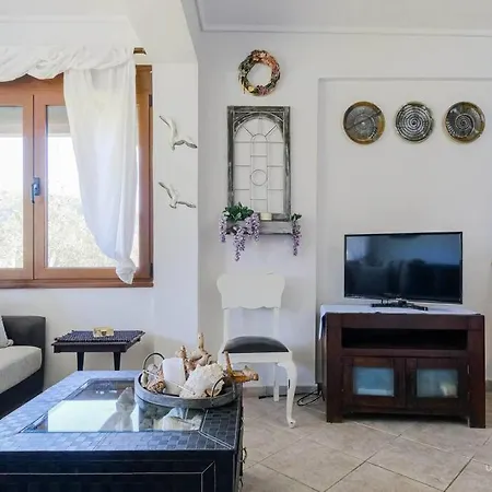 Apartment Oasis 2-bdrm Retreat With Private Garden,pefkohori Pefkochori