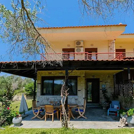 Apartment Oasis 2-bdrm Retreat With Private Garden,pefkohori