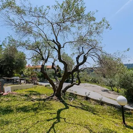 Oasis 2-bdrm Retreat With Private Garden,pefkohori Apartment Pefkochori