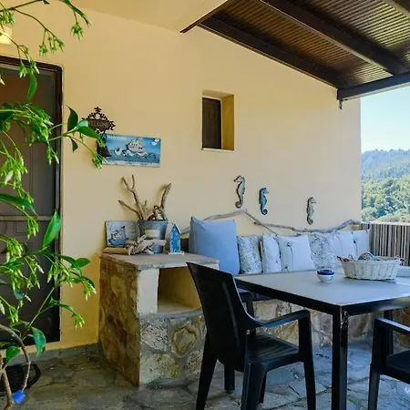 Oasis 2-bdrm Retreat With Private Garden,pefkohori *