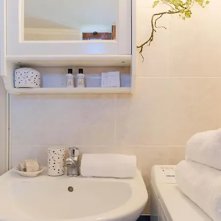 Oasis 2-bdrm Retreat With Private Garden,pefkohori Apartment Pefkochori