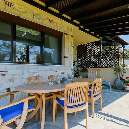 Oasis 2-bdrm Retreat With Private Garden,pefkohori