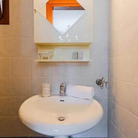 Apartment Oasis 2-bdrm Retreat With Private Garden,pefkohori Pefkochori